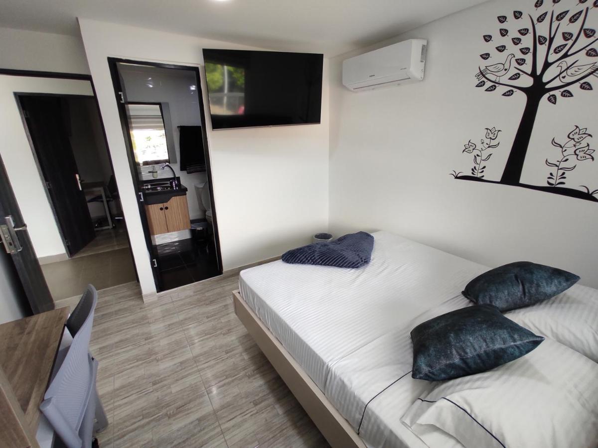 Hostel Boutique Nido De Loros Меделин Екстериор снимка