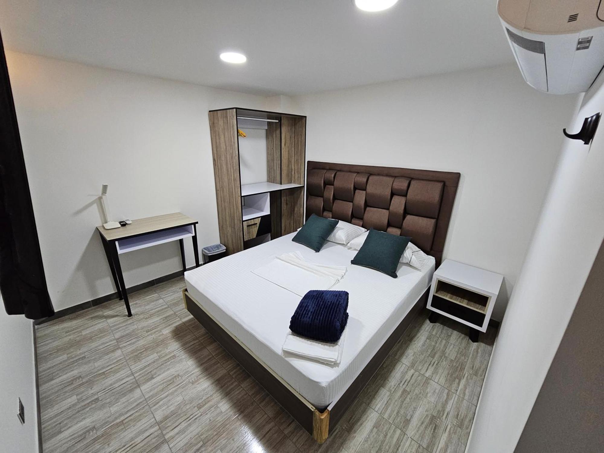 Hostel Boutique Nido De Loros Меделин Екстериор снимка