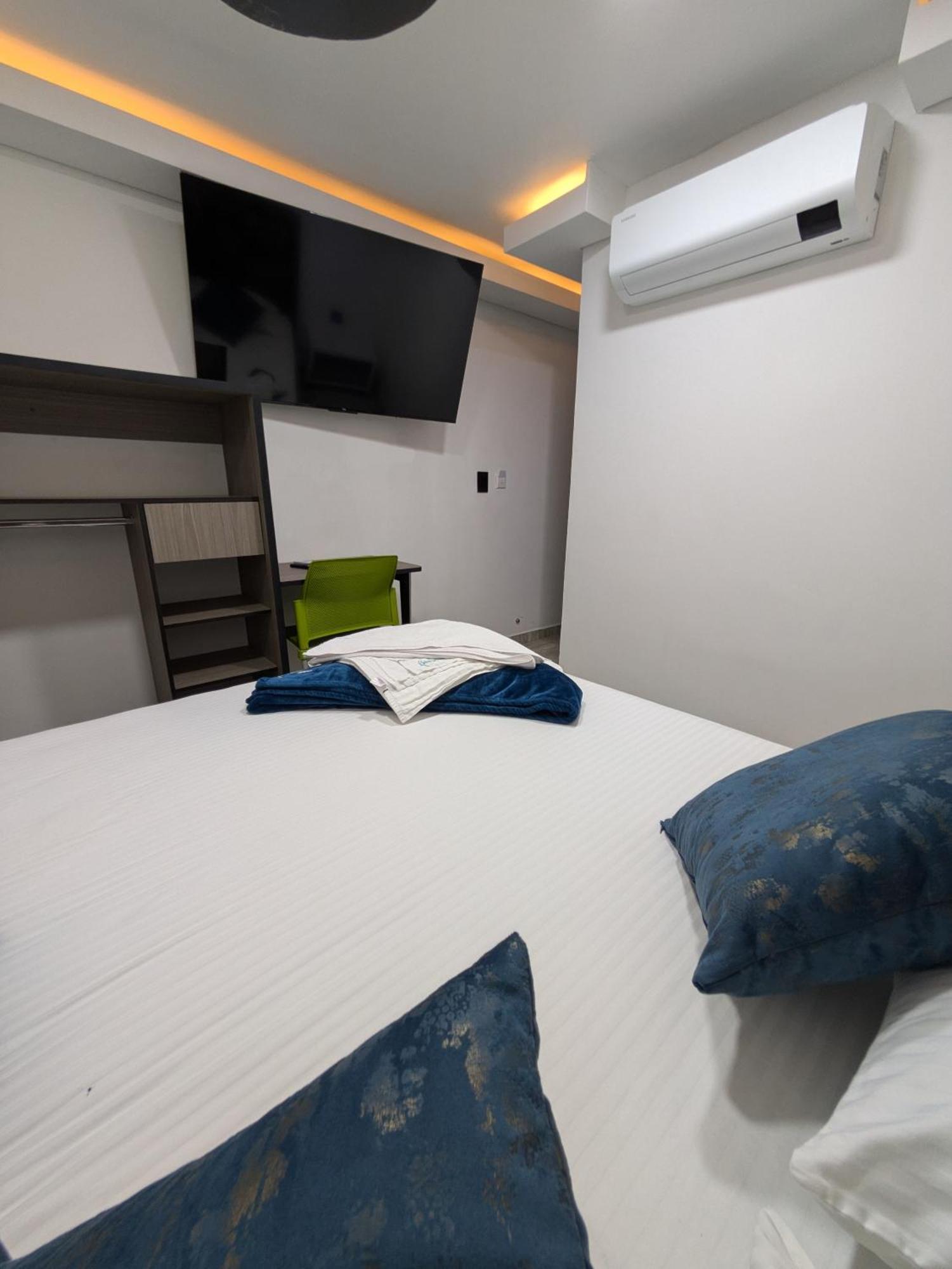 Hostel Boutique Nido De Loros Меделин Екстериор снимка