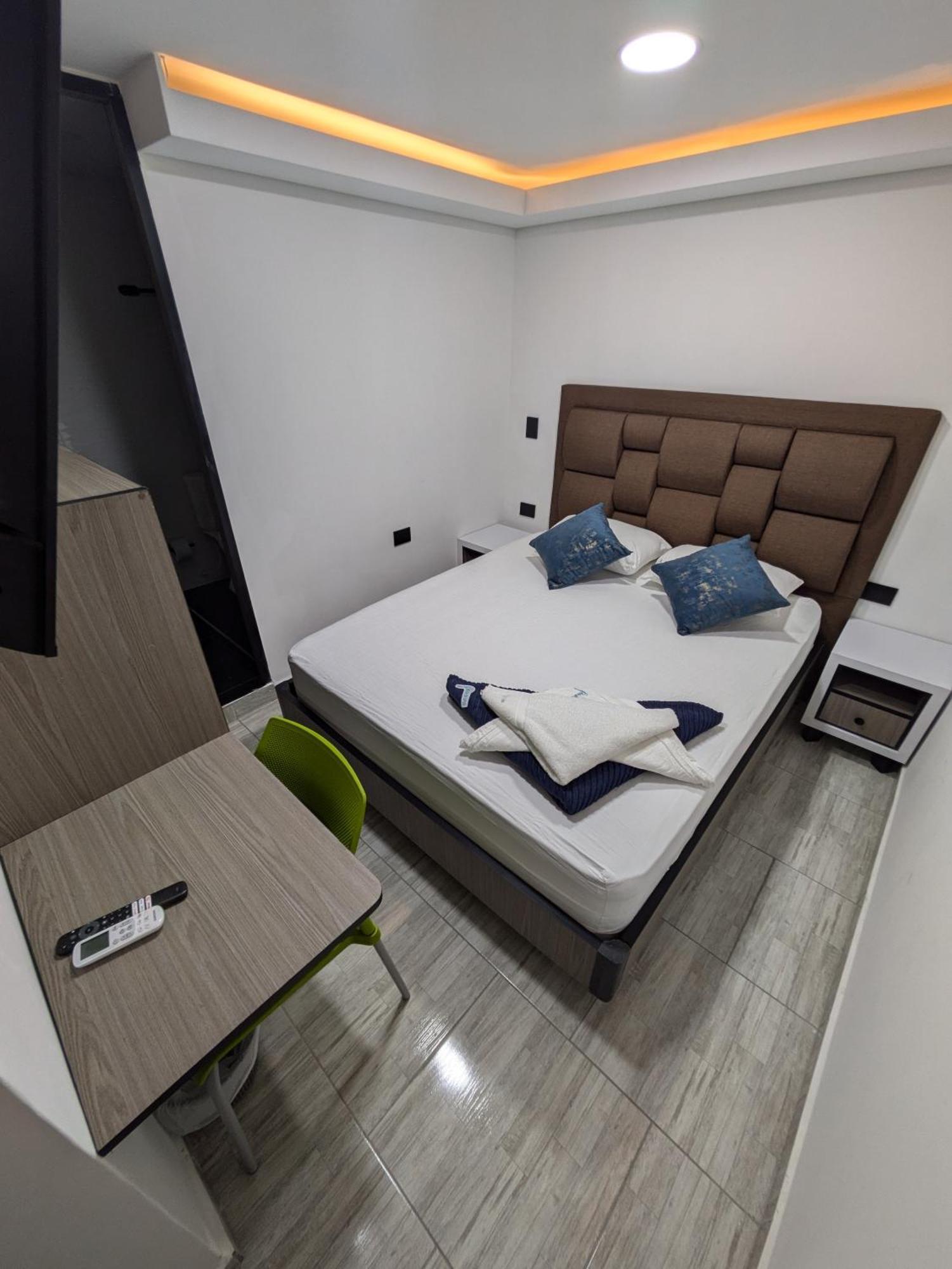 Hostel Boutique Nido De Loros Меделин Екстериор снимка